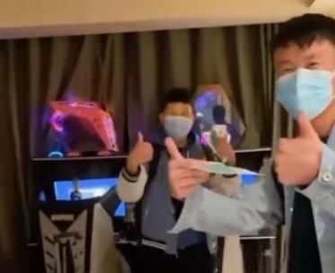 太幸運了！大陸2男學生隔離期間被分到「這間房」　樂翻天連連比讚