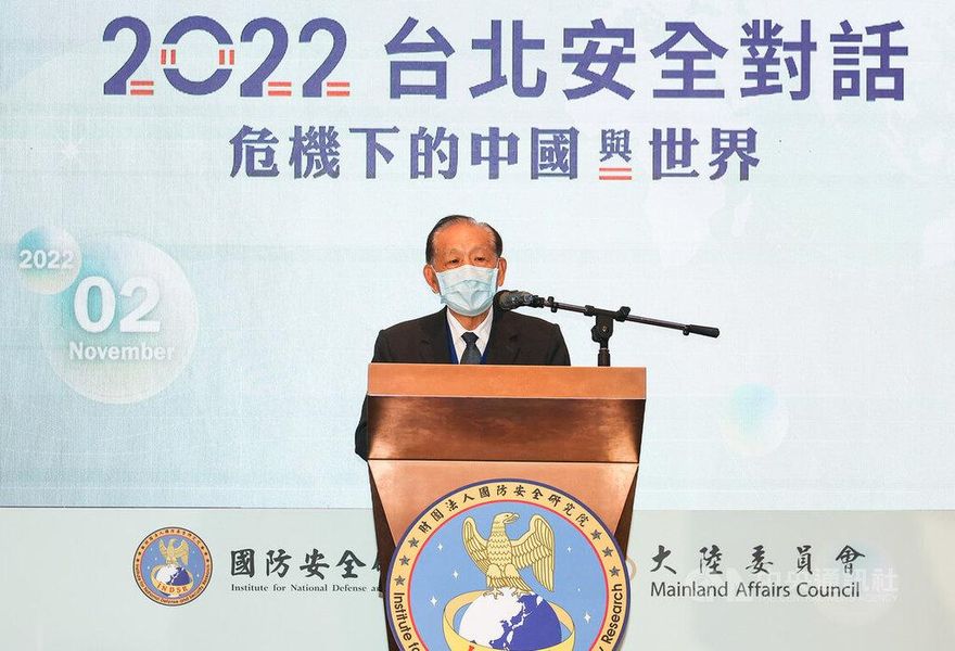 退役上校竟當眾對四星上將拍桌4下！國防院：已循程序處理