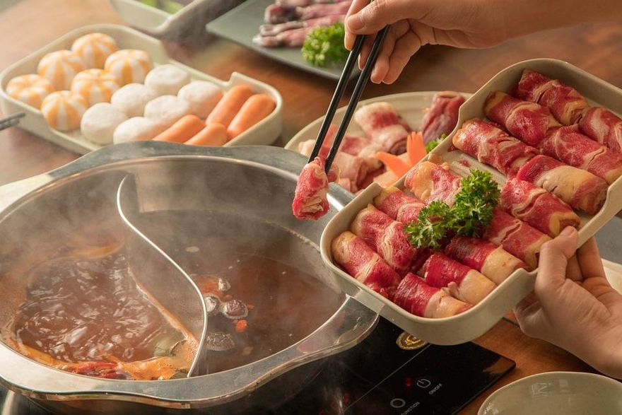 直擊量販店火鍋料被掃光！小心嗑鍋到痛風！醫：少碰「吃鍋4地雷」