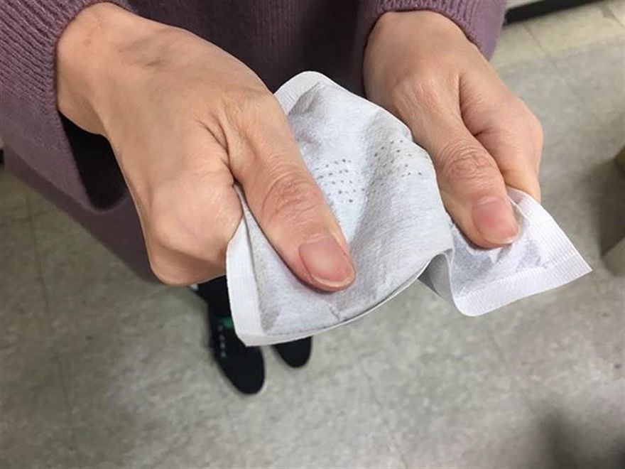 事情很大條！男子睡覺私密處夾暖暖包熱敷　真的燙傷了