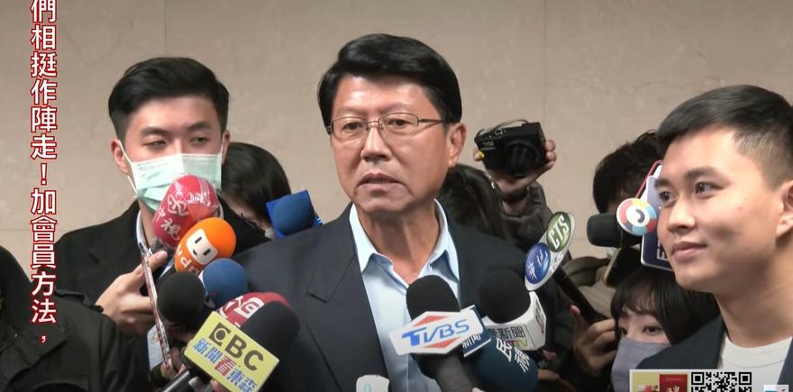 謝龍介被勸北漂選立委　徐巧芯抱屈：他不值一個不分區嗎？