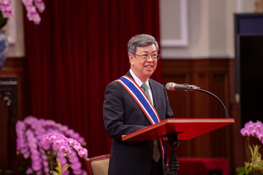 他終於承認蛋荒拖到明年   「Lin bay好油」：陳建仁變說謊院長