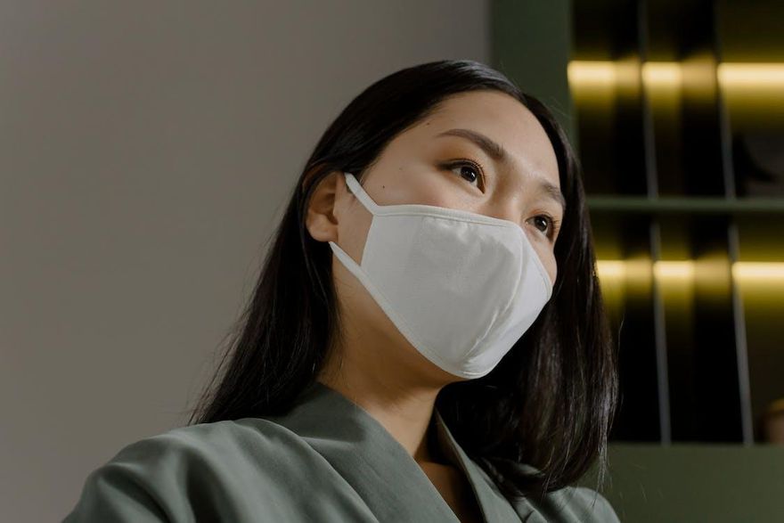 口罩解封首日卻還戴著！民眾理由百百種　「空汙嚴重」、「戴了顏值比較高」
