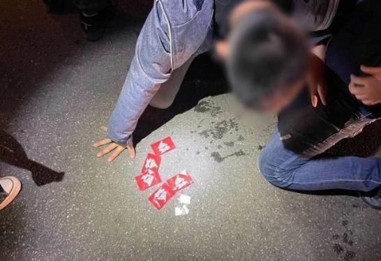 缺錢幫女友買車當生日禮物！傻男竟應徵「小蜜蜂」運毒遭逮