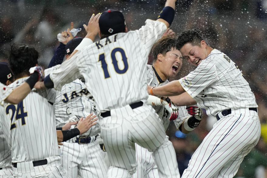 WBC棒球經典賽/村神再見安打！9局戴罪立功　日本拉尾險勝墨西哥