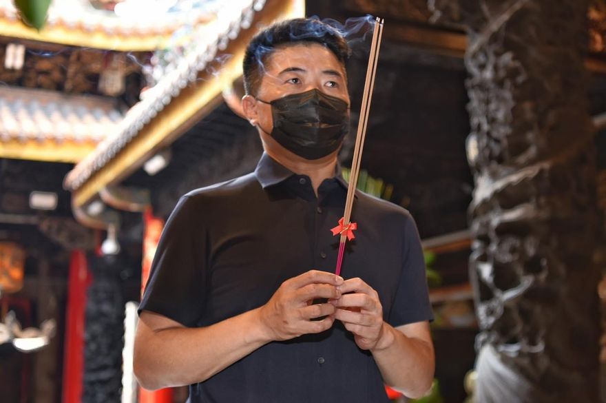 才登記初選就出事？！　顏寬恒因豪宅違建出售案遭約談訊後1000萬元交保