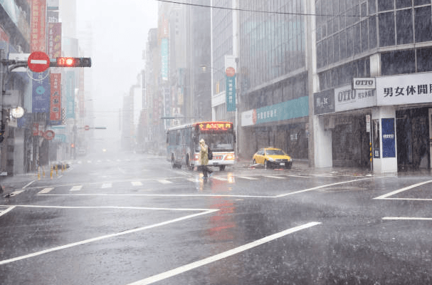 木恩颱風生成！擾動98W繼續補血　南部、東部風雨顯著