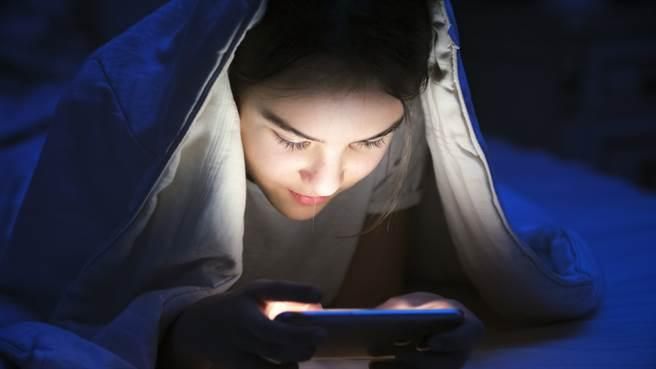 別再熬夜了！長期「睡眠不足」讓疾病纏身　嚴重恐引發休克死亡