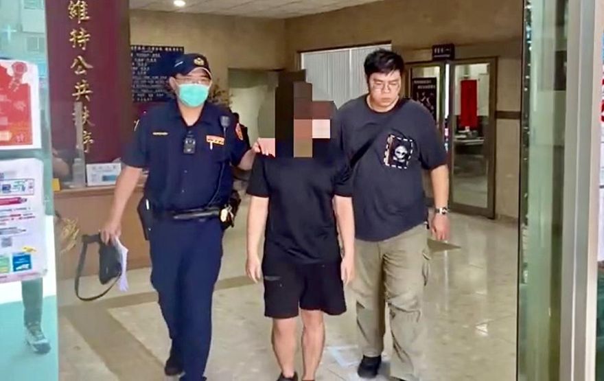 快訊/印尼女移工全裸陳屍套房　尋芳男遭帶往地檢複訊畫面曝光