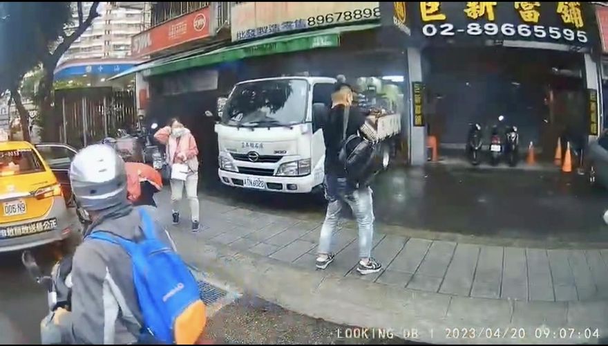 原因曝光！昨開11槍今狂轟51槍　疑弘仁會與華山幫10億毒品糾紛