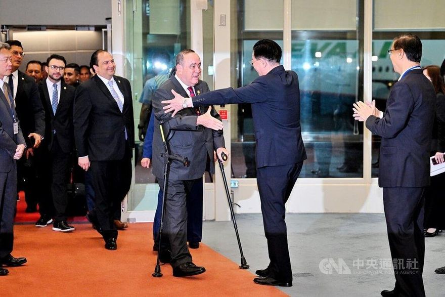 瓜地馬拉總統24日率團抵台 蔡英文將以軍禮迎接