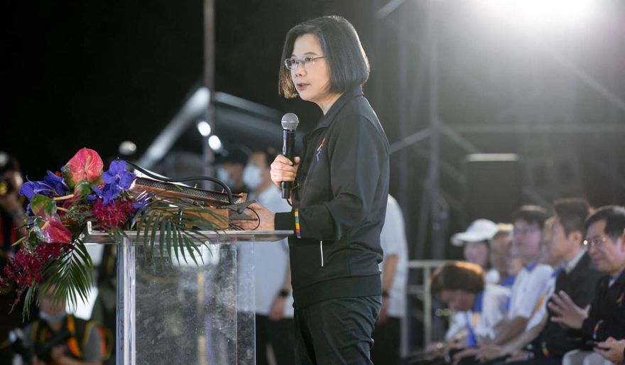 粉專揭蔡英文昔喊不同意罷免影片　狠酸：歡迎英粉起義來歸