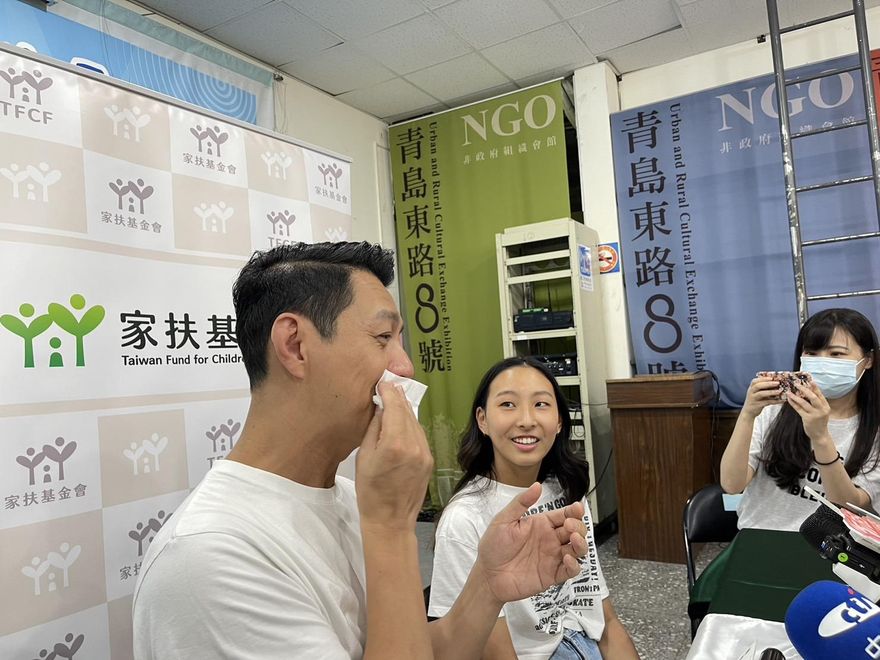 全家赴美唸書年花五百萬！聶雲當場落淚坦言「捨不得」...女兒傻眼：演戲嗎？