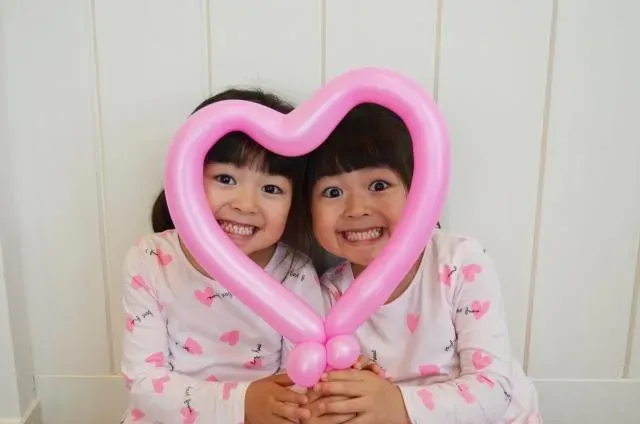 家長注意！2歲女童肚子痛「一夜癱瘓」一查竟罹罕病！醫：嚴重會猝死