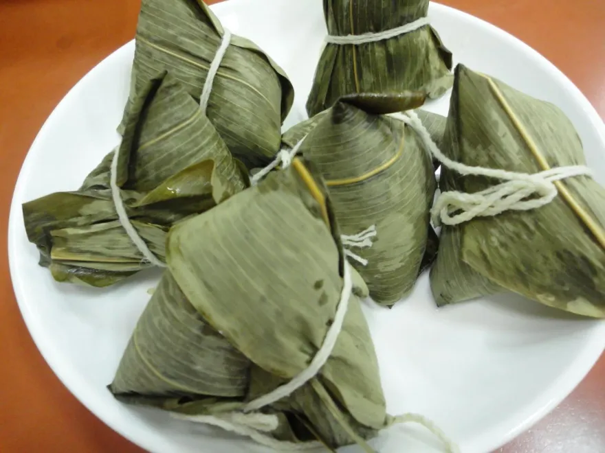 影/端午將至！台中驚見搶粽排隊人龍　員林「10元小肉粽」凍漲40年超佛