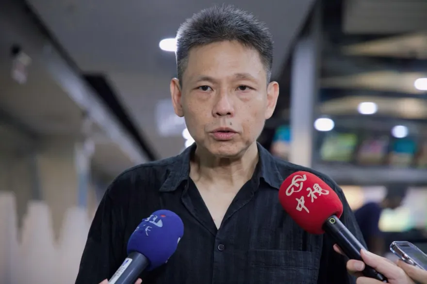 影/閩南狼大爆陸統戰網紅　謝寒冰曝：他是欠債才躲回台