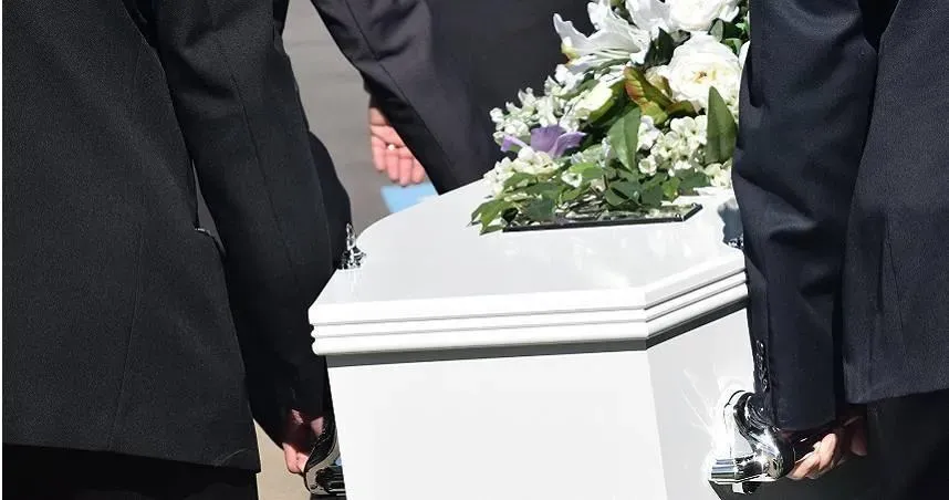 「混凝土充骨灰」歸還家屬！　無良葬儀社棄置190具遺體放到腐爛