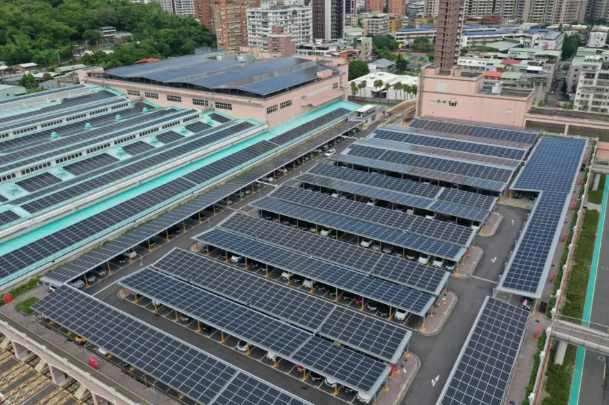 改建或新增建物面積逾300坪 將強制設太陽光電板