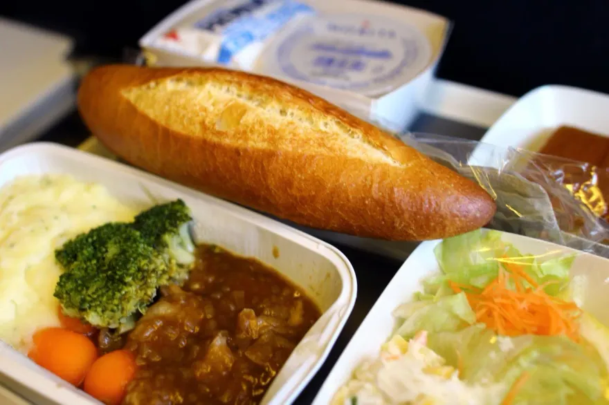 華航「素食餐」爆差別待遇！　苦主空姐還原過程：無證據的指控