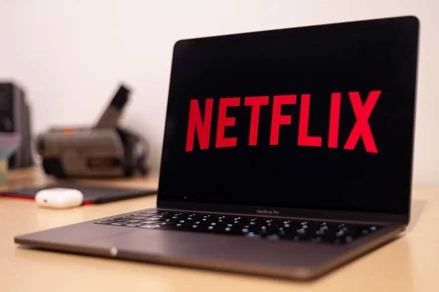 Netflix爆噴11％　美股連漲六周　道瓊標普再締新高
