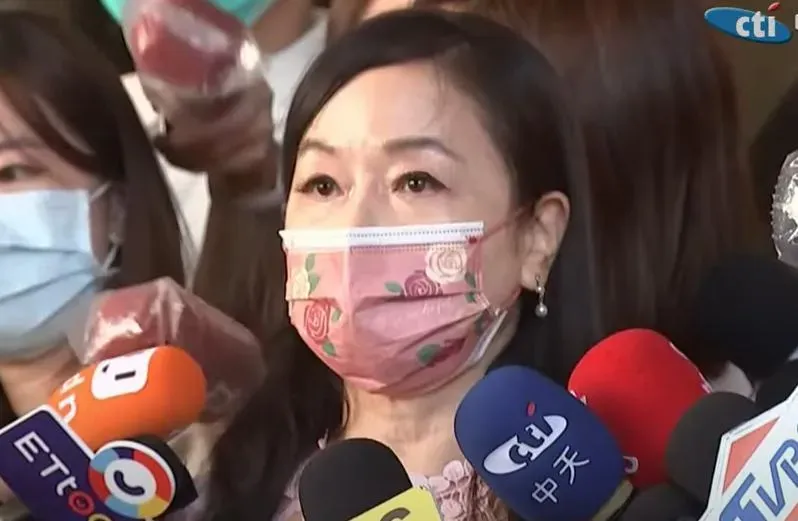 郭智輝狂失言　周玉蔻嗆他無腦大嘴巴：有自知之明就請辭