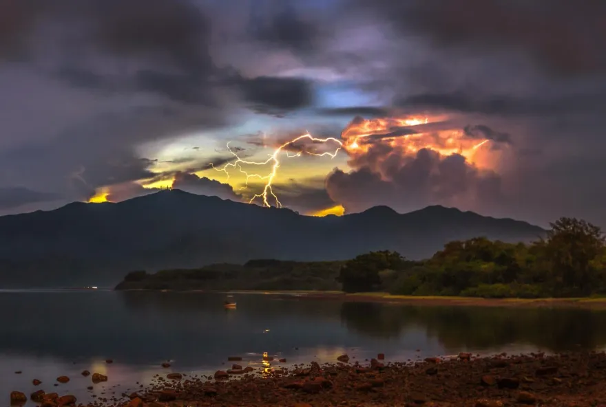 好天氣掰啦！4/12全台「超猛雷雨」轟炸　氣溫恐驟降10度