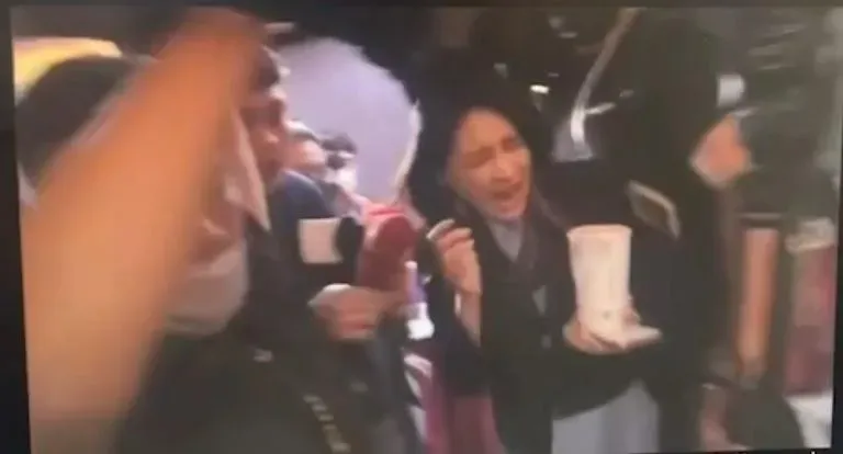 影/賴品妤臉書PO文控記者撞倒她　7分鐘後居然改口了