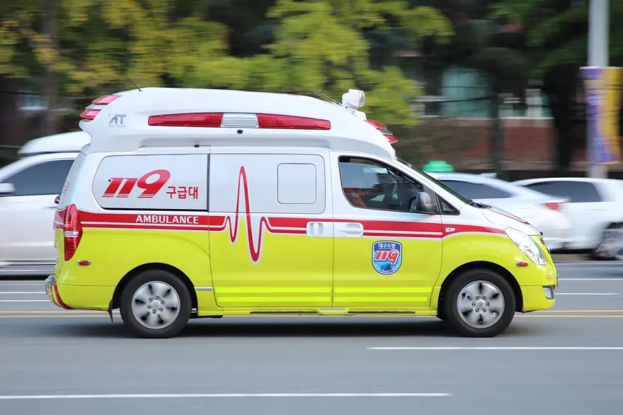 快訊/首爾驚傳汽車「暴衝撞市場」　至少7人受傷送醫