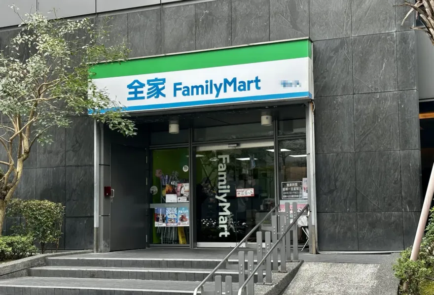 7-11、全家宣布今晚「關燈1HR」！時間點曝光　節能挺地球