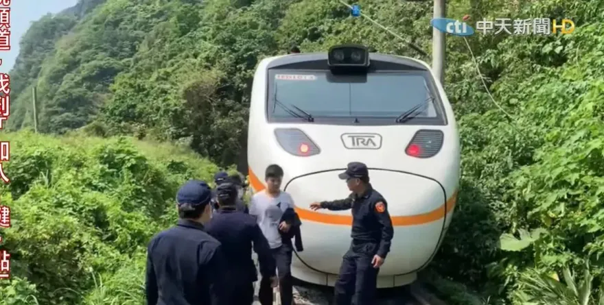 太魯閣出軌車廂再尋10大袋物品　共尋獲18片遺骨
