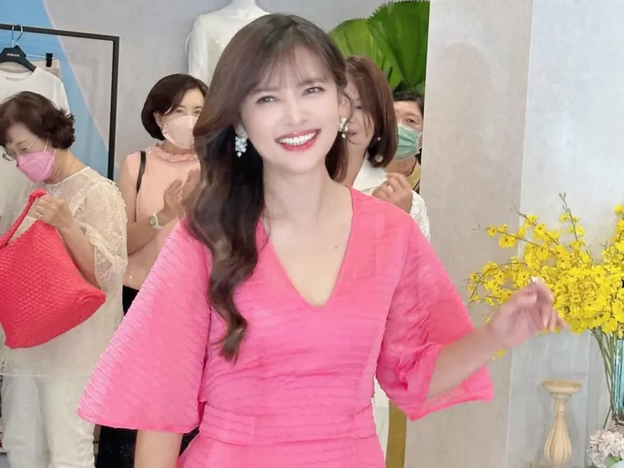 蘇拉、海葵傻傻分不清？女主播王淑麗報颱風狂出槌…懊惱崩潰：天啊對不起