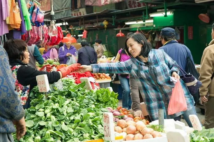 海葵颱風這周末恐登台！颱風前搶菜　營養師：買「四季蔬菜」便宜又耐放
