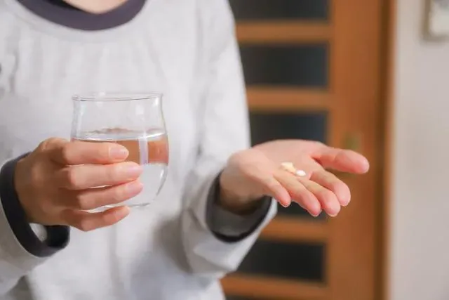 感冒藥含抗生素很正常？醫曝真相：對病毒一點用都沒有