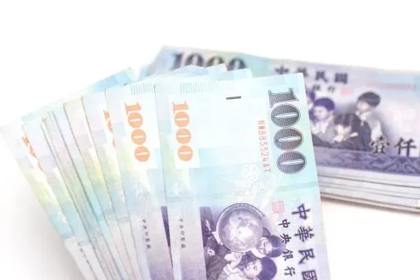 誰的私房錢！澎湖廢棄家電藏10萬現鈔　清潔隊送派出所