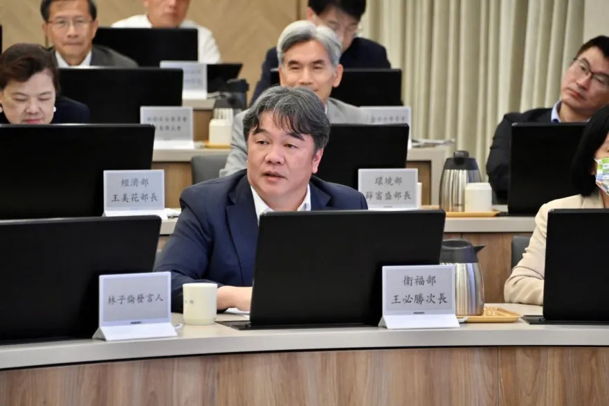 蔡政府食安五環看到政治就鬆脫？黃揚明酸爆王必勝：安心度假