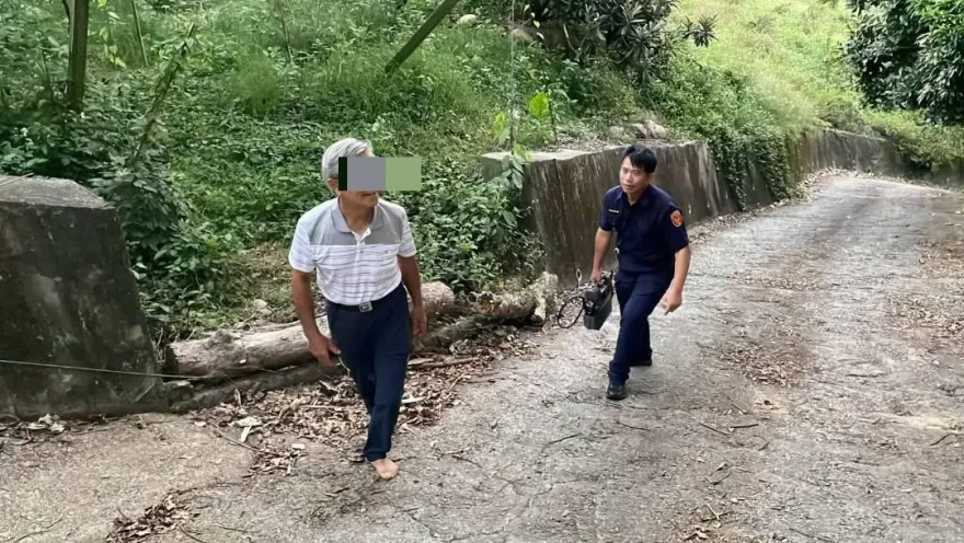 72歲養雞人把自己困山上！　下車前忘做這事...「車子罷工了」