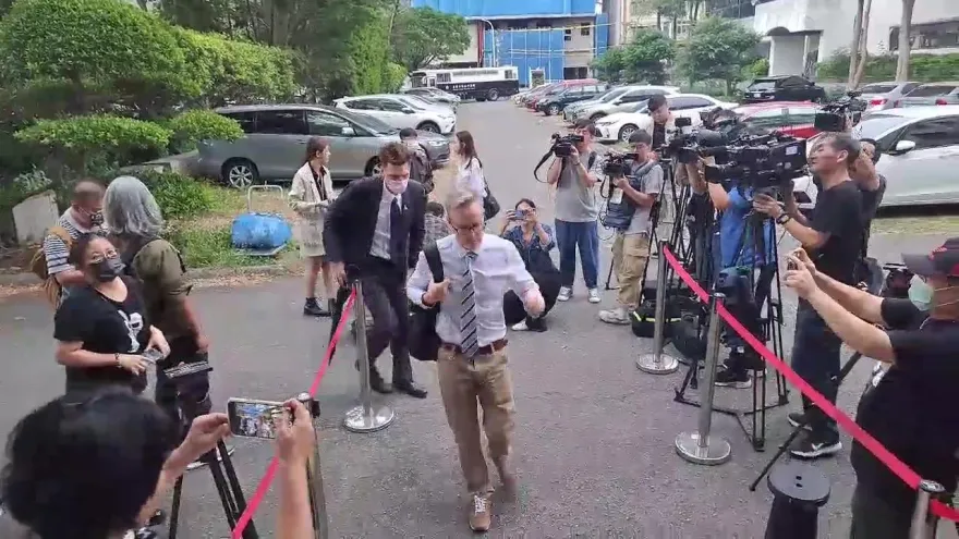 影/2億去哪了？夏克立來台打官司　今現身士林地方法院：沒人想要離婚