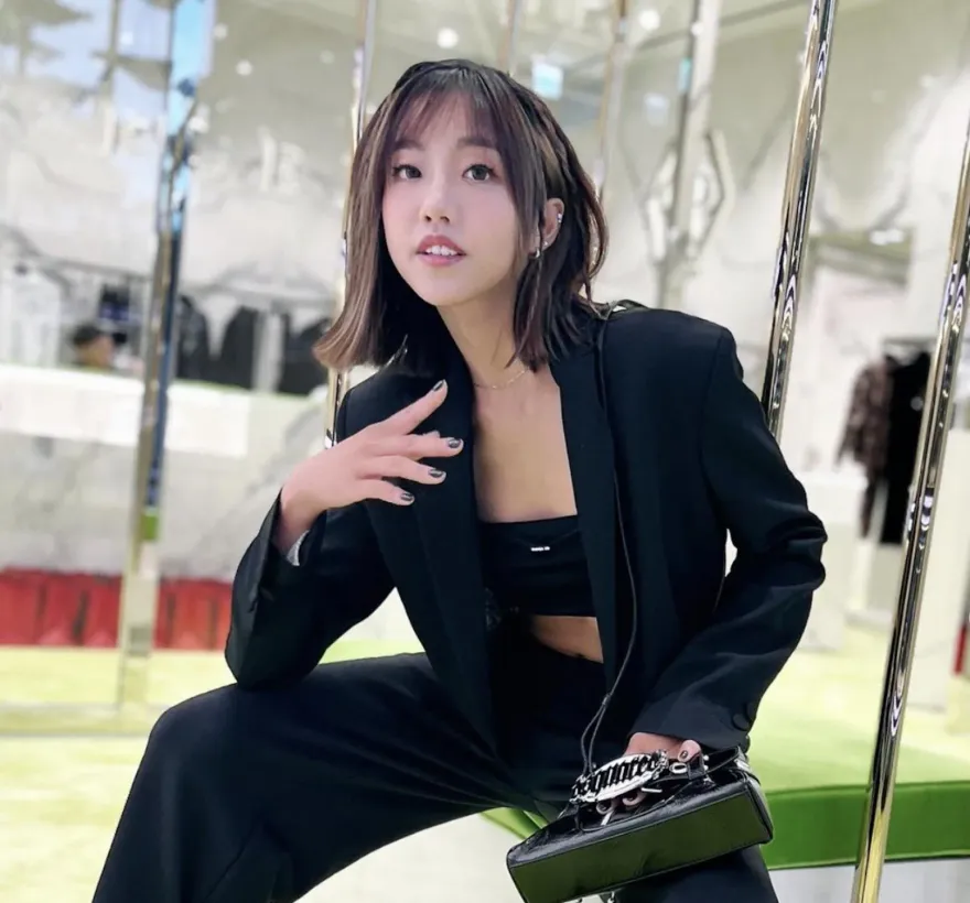 有Bear 來！登山遇野生大黑熊...女歌手腦海閃過「人生跑馬燈」
