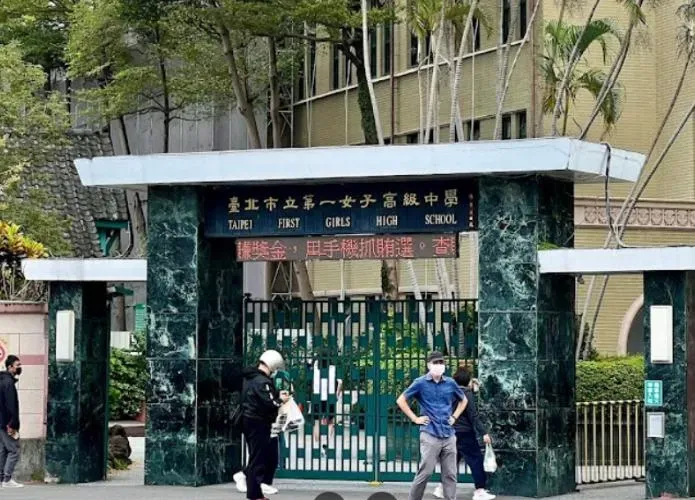 影/北一女學生對「無恥」新課綱說話了！嘆刪減文言文可惜