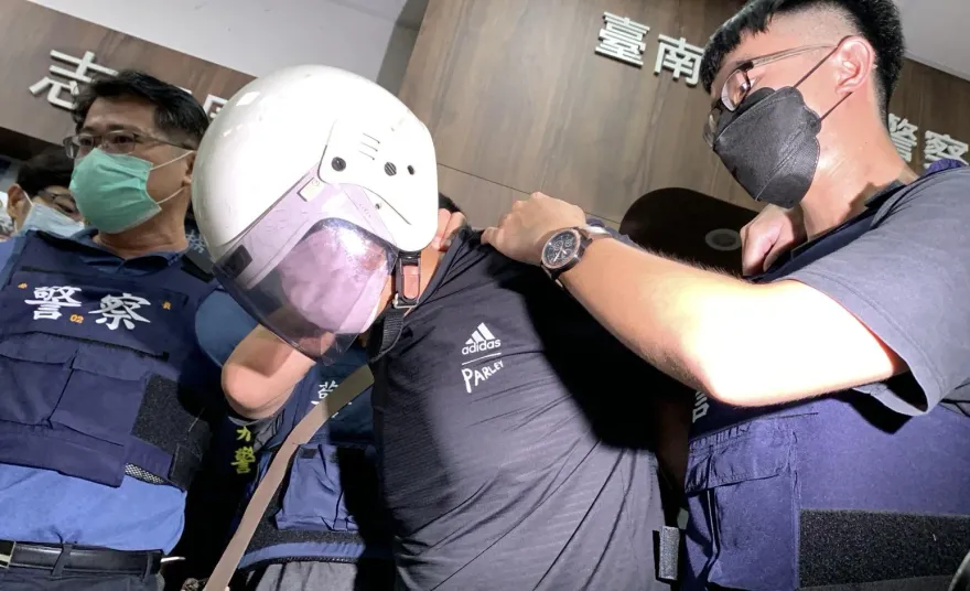 台南殺警案宣判/林信吾狂砍2警55刀「殘虐無人性」　法官認定「這理由」判他2個死刑