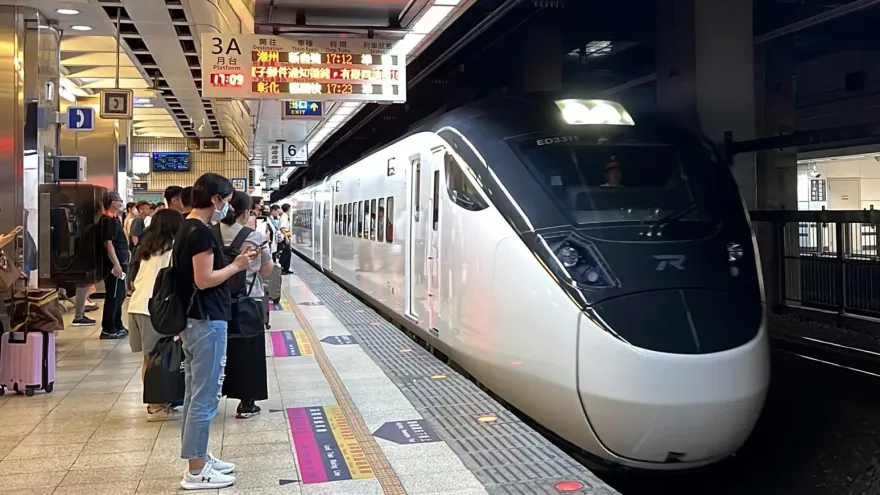 才剛公司化就遇「春節不加班」連署！台鐵照加開「234班列車」　1/9開搶