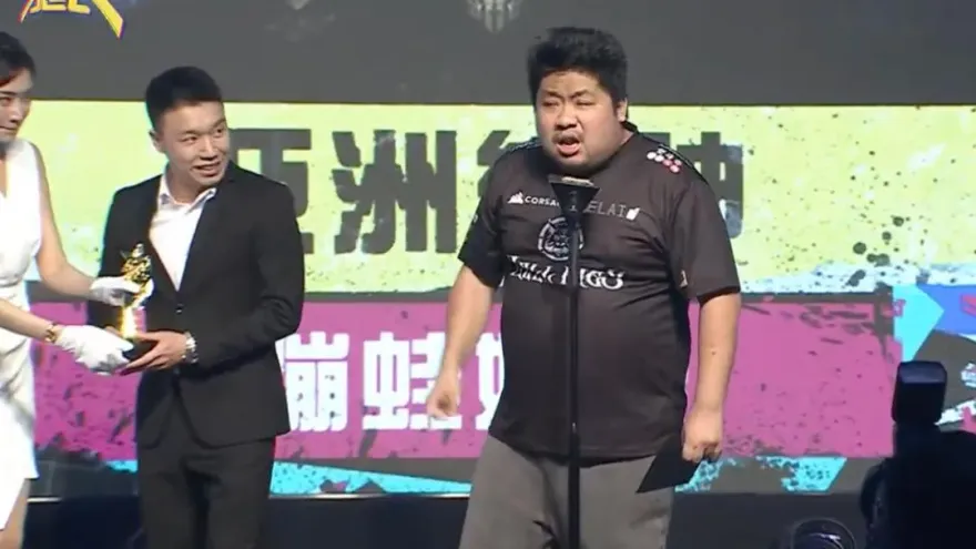 電競協會致歉再被炎上！統神不滿Toyz頒獎怒嗆「販毒狗」　網轟：根本搞錯重點
