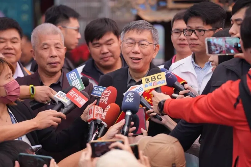 柯文哲無地自容？自稱「陳定南進化版」　本尊兒子陳仁杰發文：我爸不是變色龍