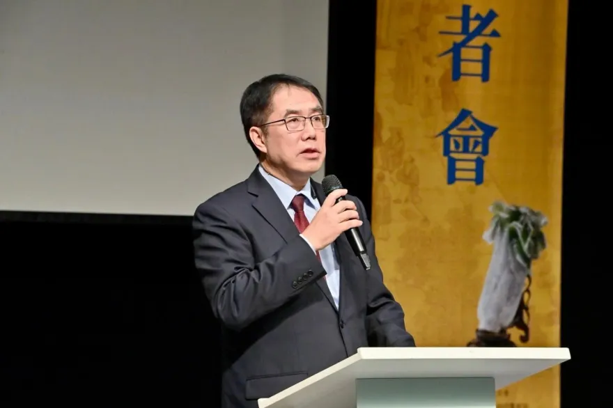捲光電弊案？黃偉哲以證人身分南檢遭約談　市府：協助調查