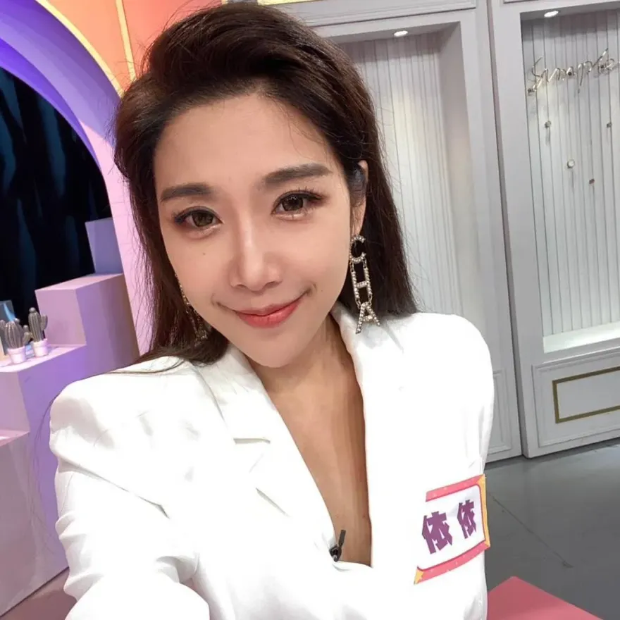 最美雙胞胎依依離婚！昔爆婆媳問題：她難接受媳婦存在