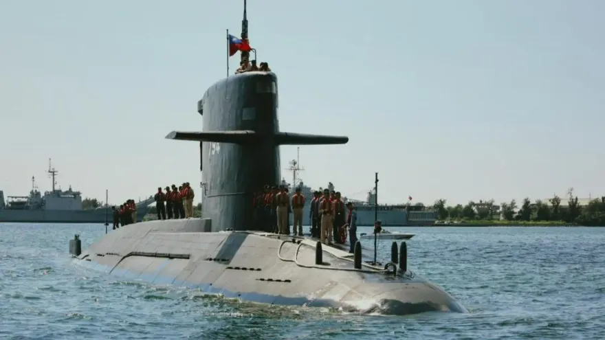 海虎潛艦3官兵落水失蹤中　14年前海龍艦長「同樣原因」殉職