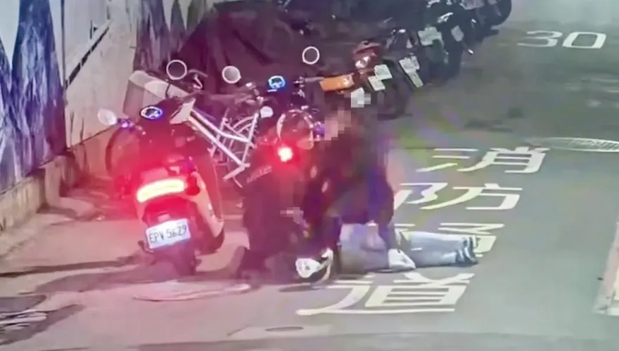 影/男子五木區攜毒拒檢遭逮　友嗆「中山分局了不起喔！」警快打部隊壓制