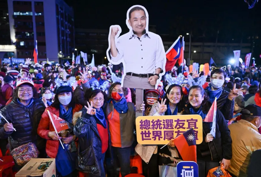 選前一天掃街6小時　李明璇喊：大家要快樂去投票