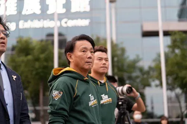 兄弟象的「他」加入了！台鋼雄鷹教練團公布　完整名單一次看