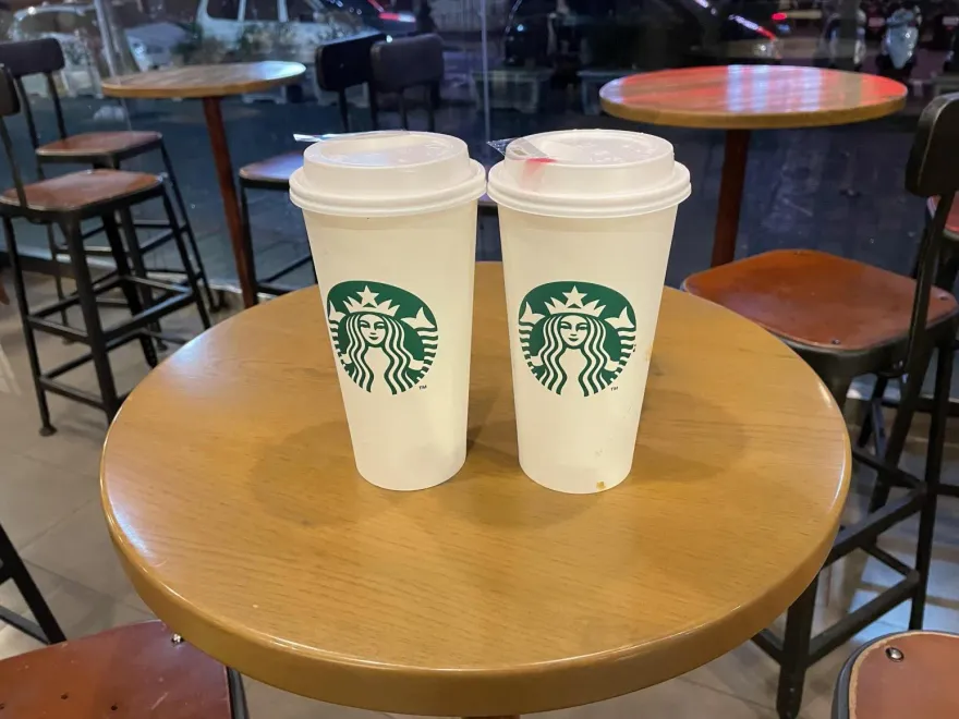 週一上班不憂鬱！星巴克第二杯折100　超商買飲料還能抽機票